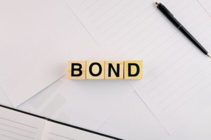 Quantitative bond investing